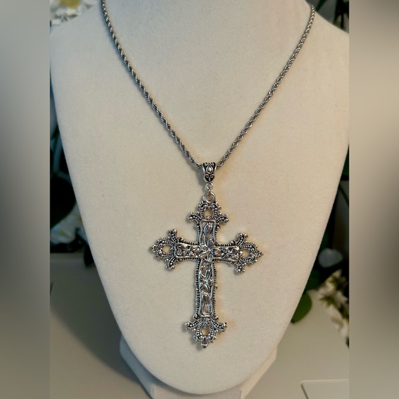 Gothic Cross Charm Necklace Floral Design Big Punk Goth Silver Tone - Picture 6 of 10